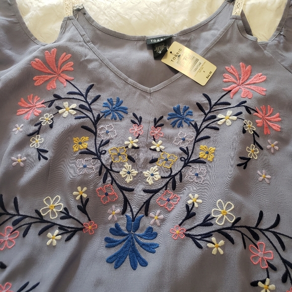 NEW TORRID BLUE EMBROIDERED COLD SHOULDER TOP...SIZE:0 - Picture 10 of 13